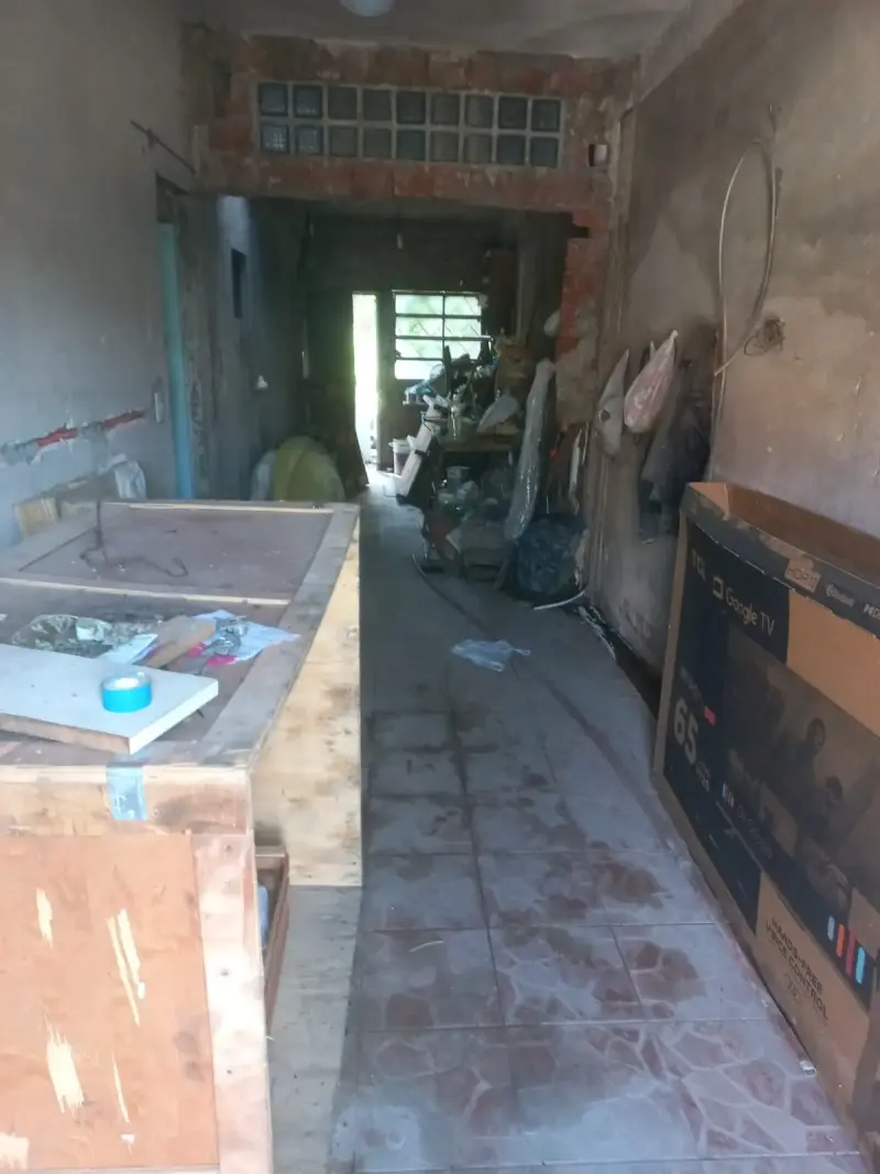 OPORTUNIDAD! Casa a reciclar. Morón Sur