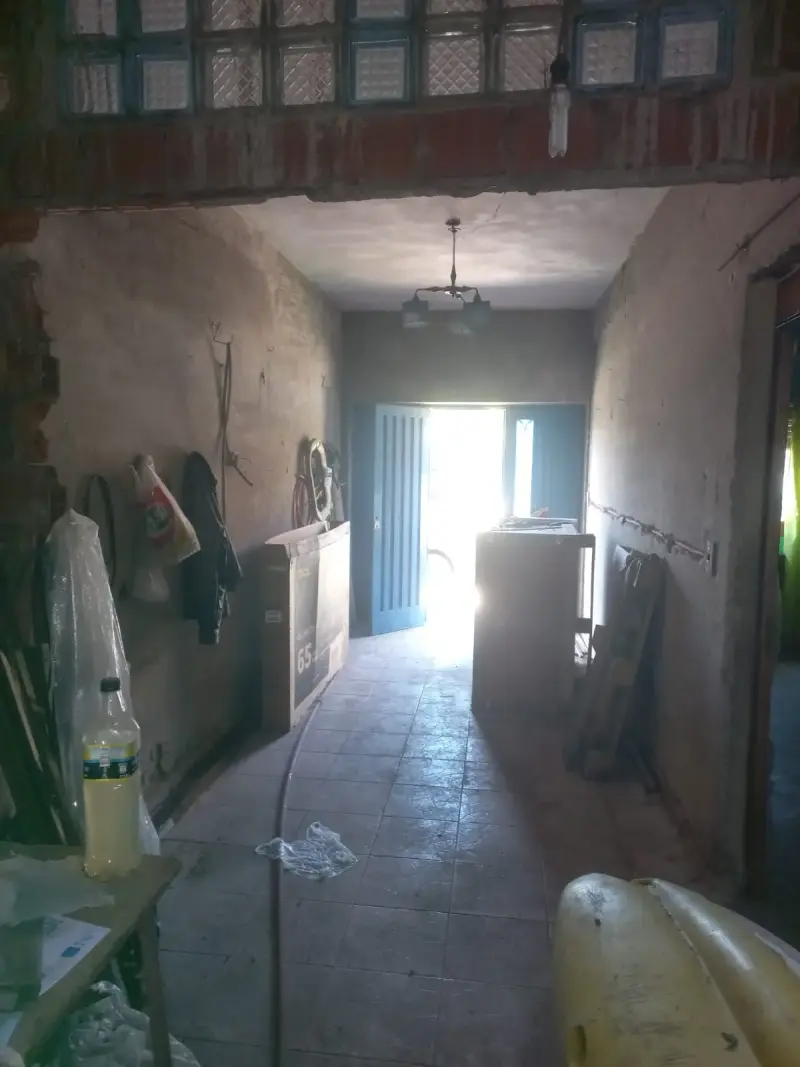 OPORTUNIDAD! Casa a reciclar. Morón Sur