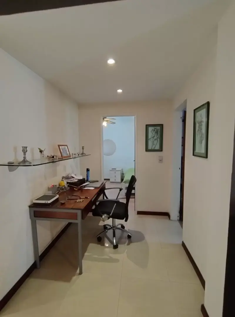 CASA ESTILO COLONIAL EN CASTELAR NORTE. OPORTUNIDAD!!!