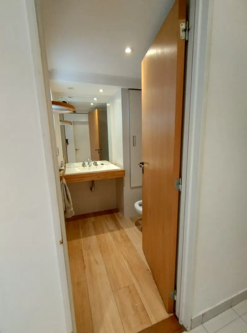 CASA ESTILO COLONIAL EN CASTELAR NORTE. OPORTUNIDAD!!!