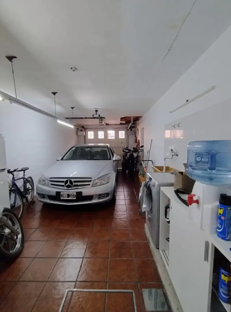 CASA ESTILO COLONIAL EN CASTELAR NORTE. OPORTUNIDAD!!!