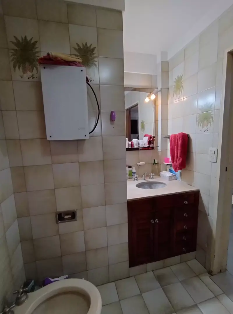 CASA DE 5 AMBIENTES EN SAN ANTONIO DE PADUA SUR