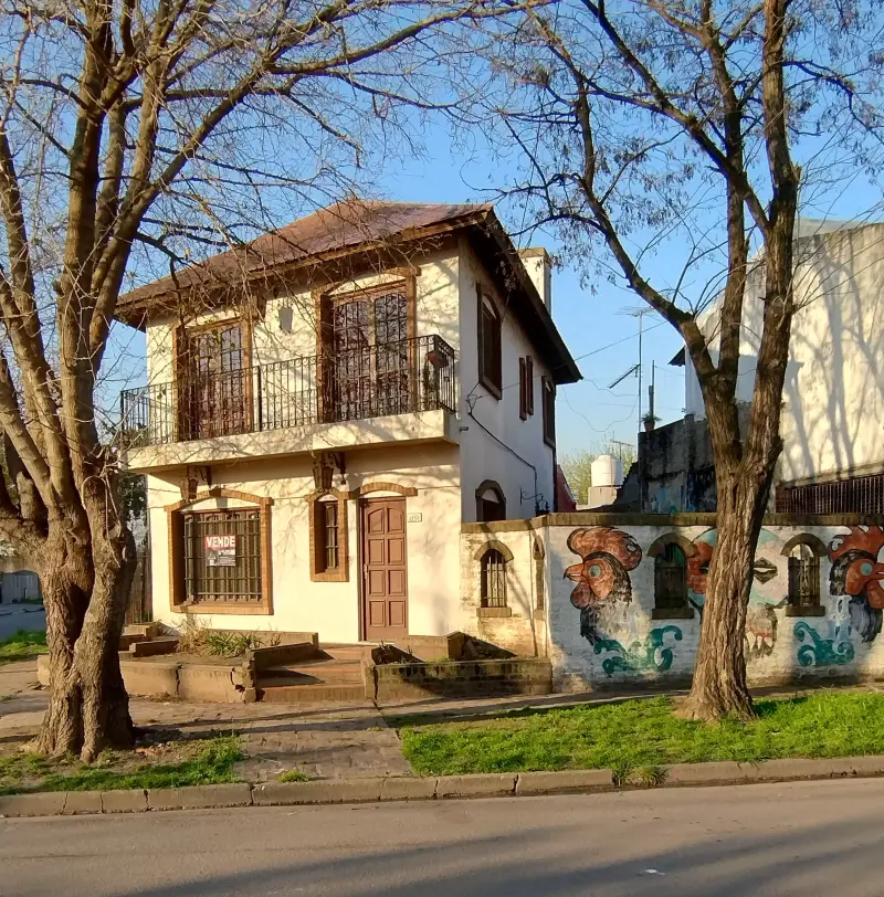 Chalet tipo colonial. OPORTUNIDAD!!! REBAJADO!!!