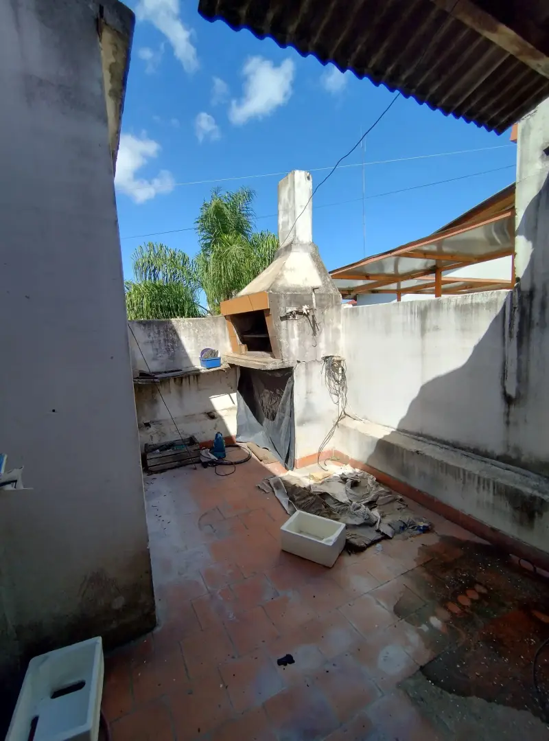 VENTA DE 2 LOCALES Y DEPARTAMENTO EN MERLO CENTRO