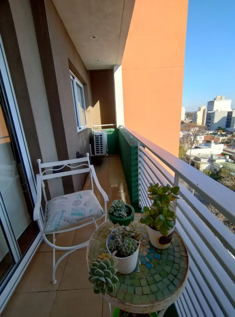 VENTA O PERMUTA. DEPTO. 2 AMBIENTES AL FRENTE. MORON SUR